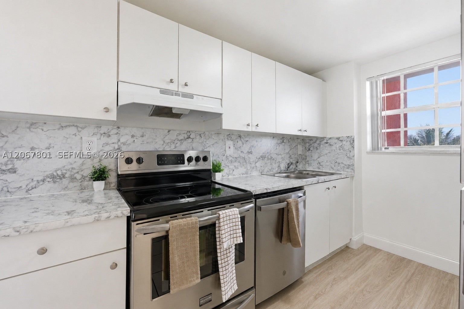 2520 N Andrews Ave 305