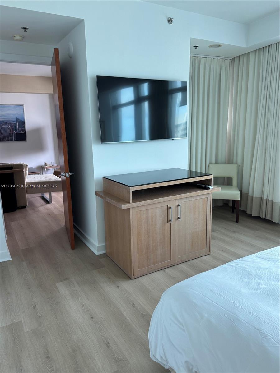 MAYFIELD CONDO - Residential Lease