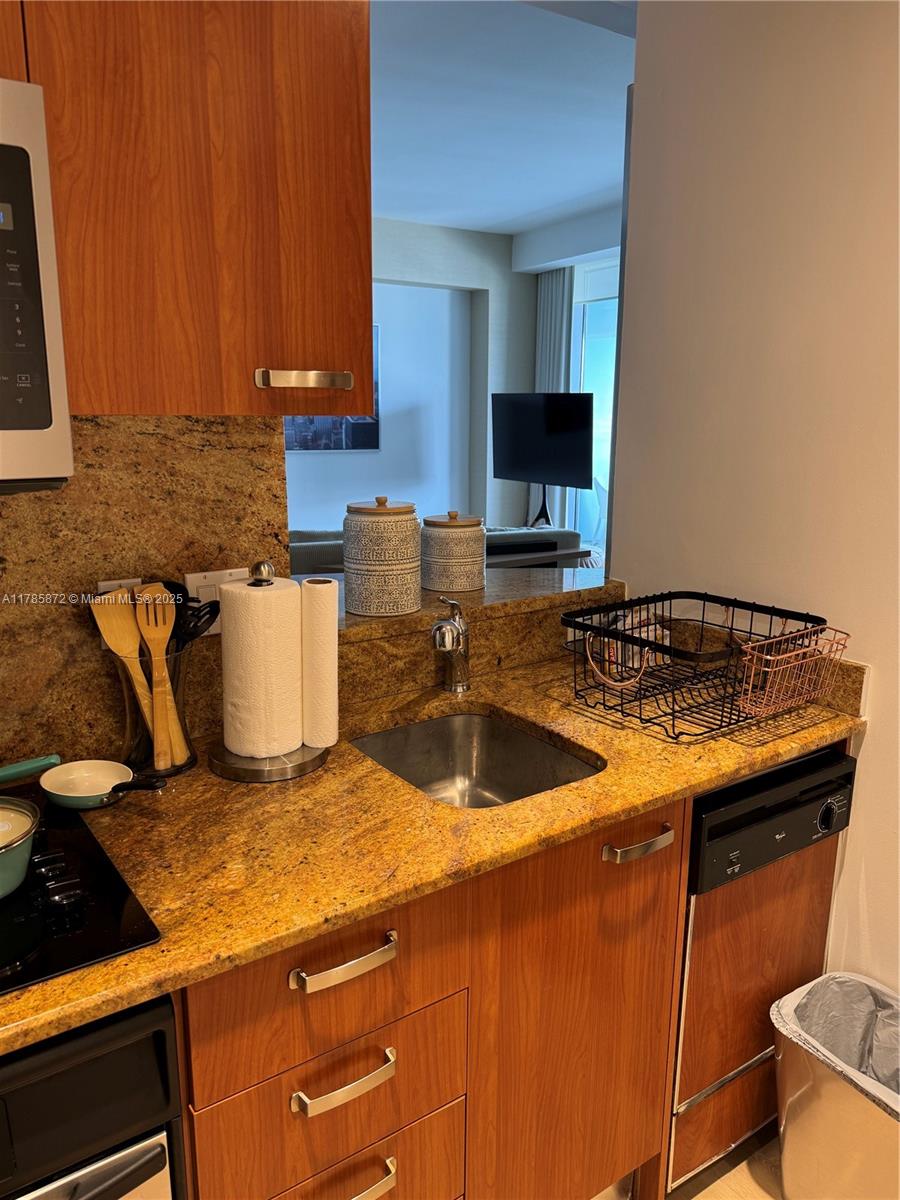 MAYFIELD CONDO - Residential Lease