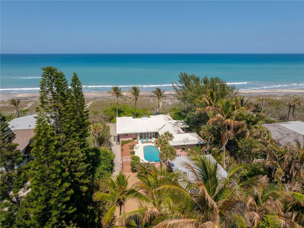 Photo of 55 N Beach Rd, Jupiter Island, FL 33455 (MLS # A12011133)