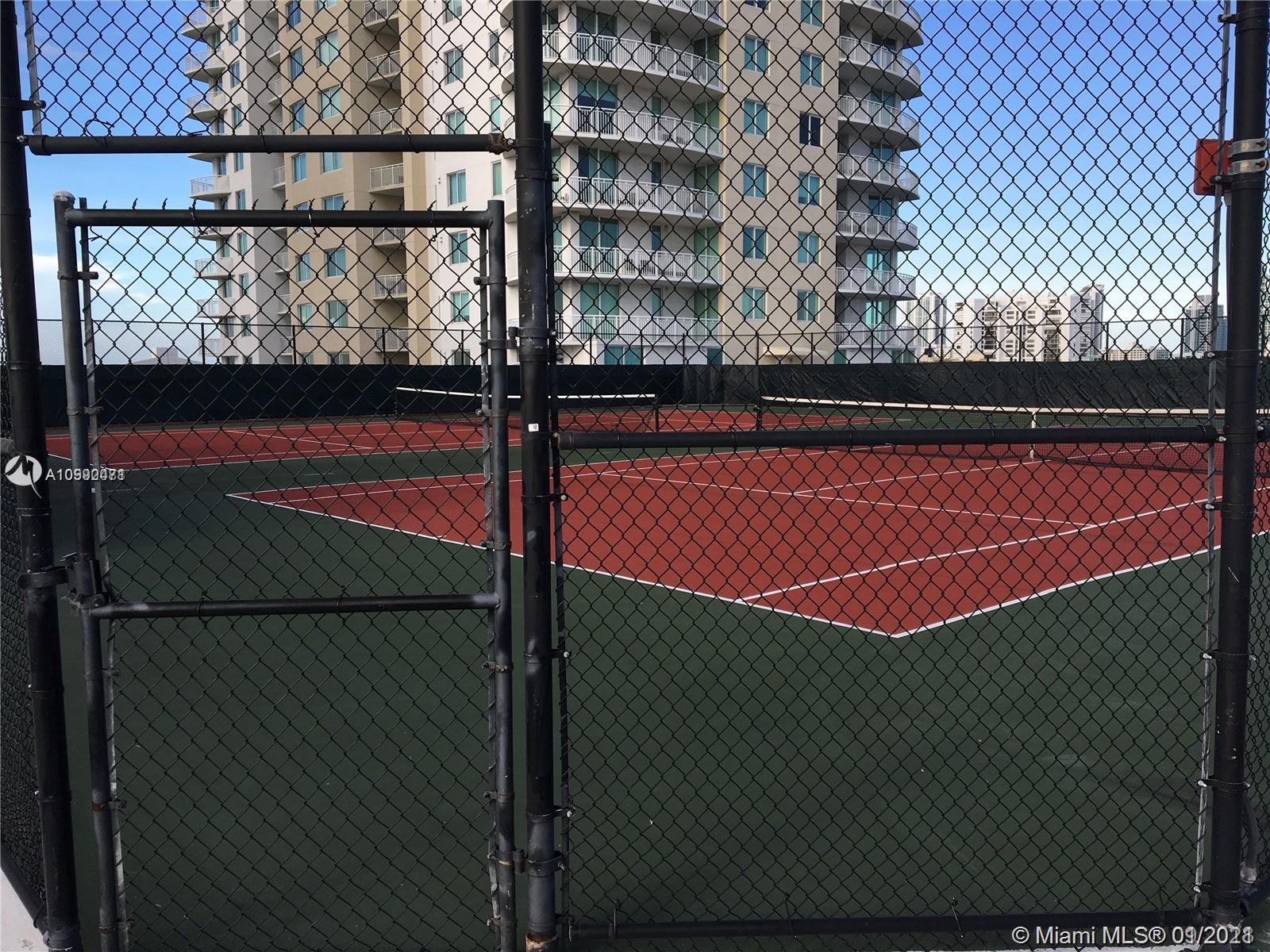 DUO CONDO WEST - Residential