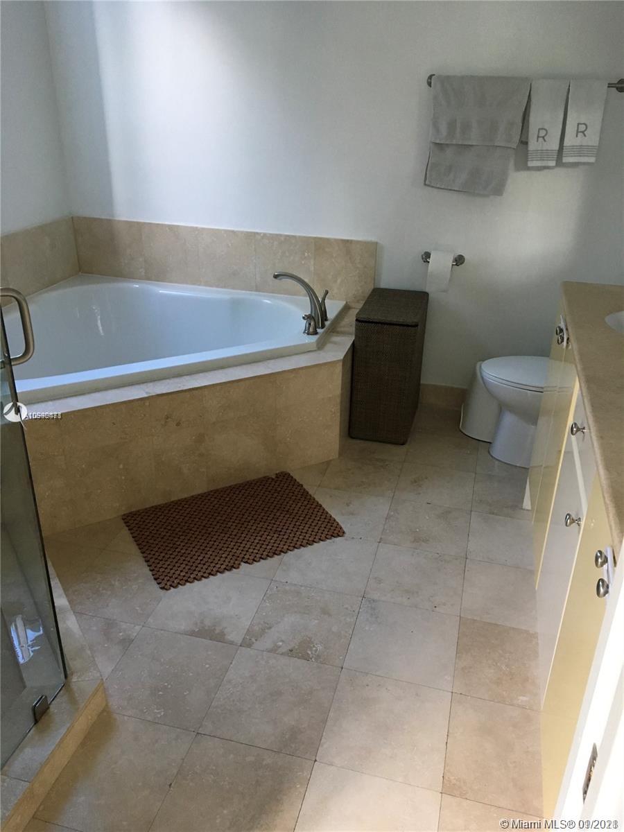 DUO CONDO WEST - Residential