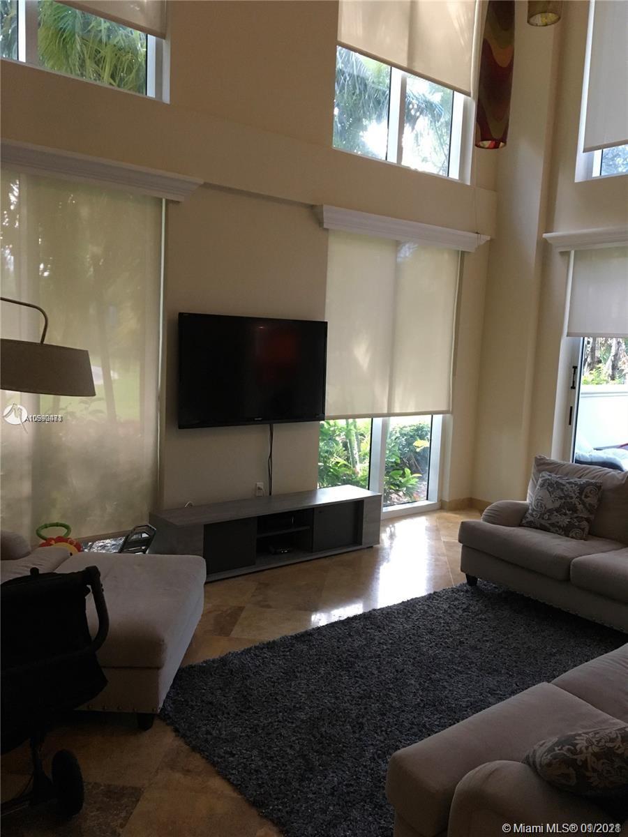 DUO CONDO WEST - Residential