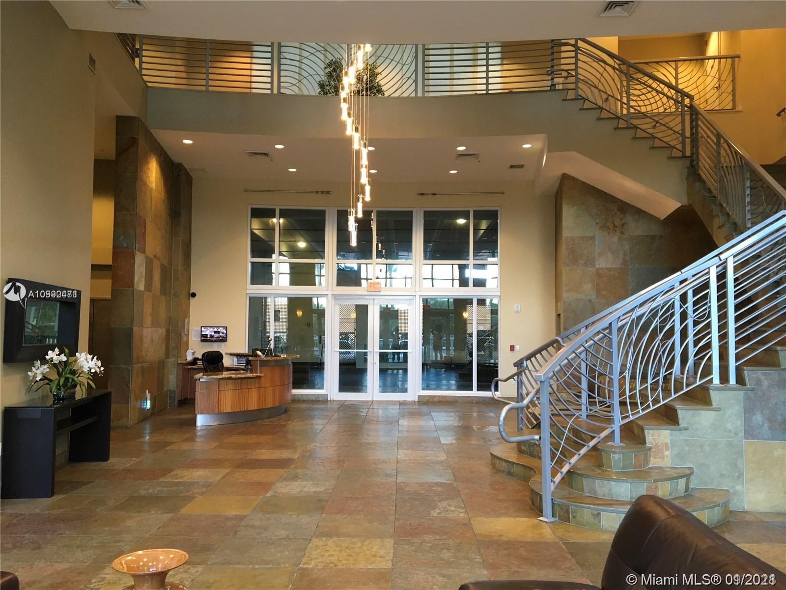 DUO CONDO WEST - Residential