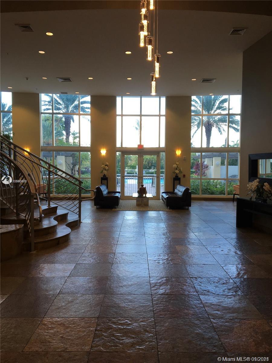 DUO CONDO WEST - Residential