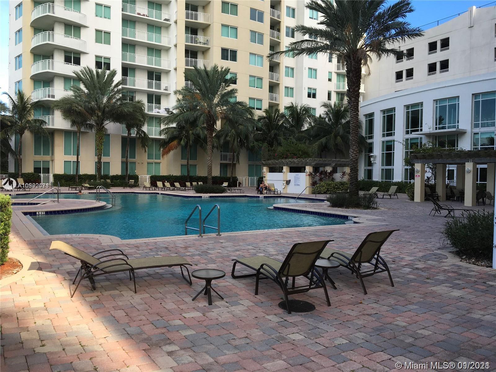 DUO CONDO WEST - Residential