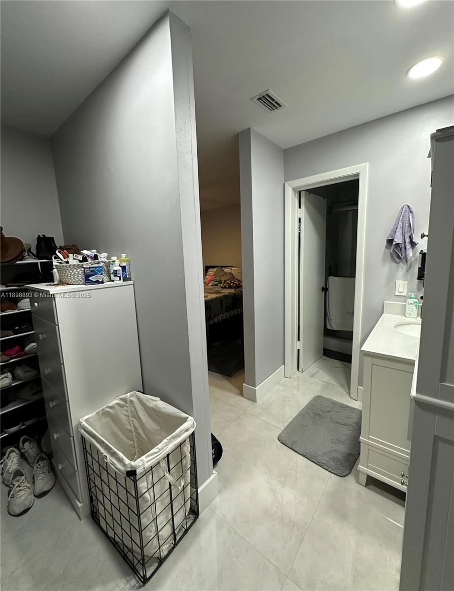 KARANDA VILLAGE V-B CONDO - Residential Lease