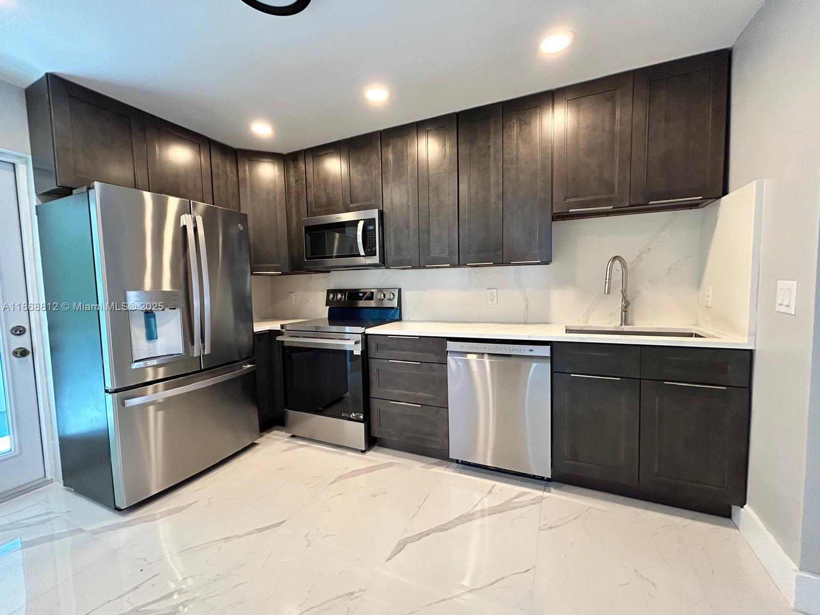 NORTH ANDREWS TERRACE - Residential