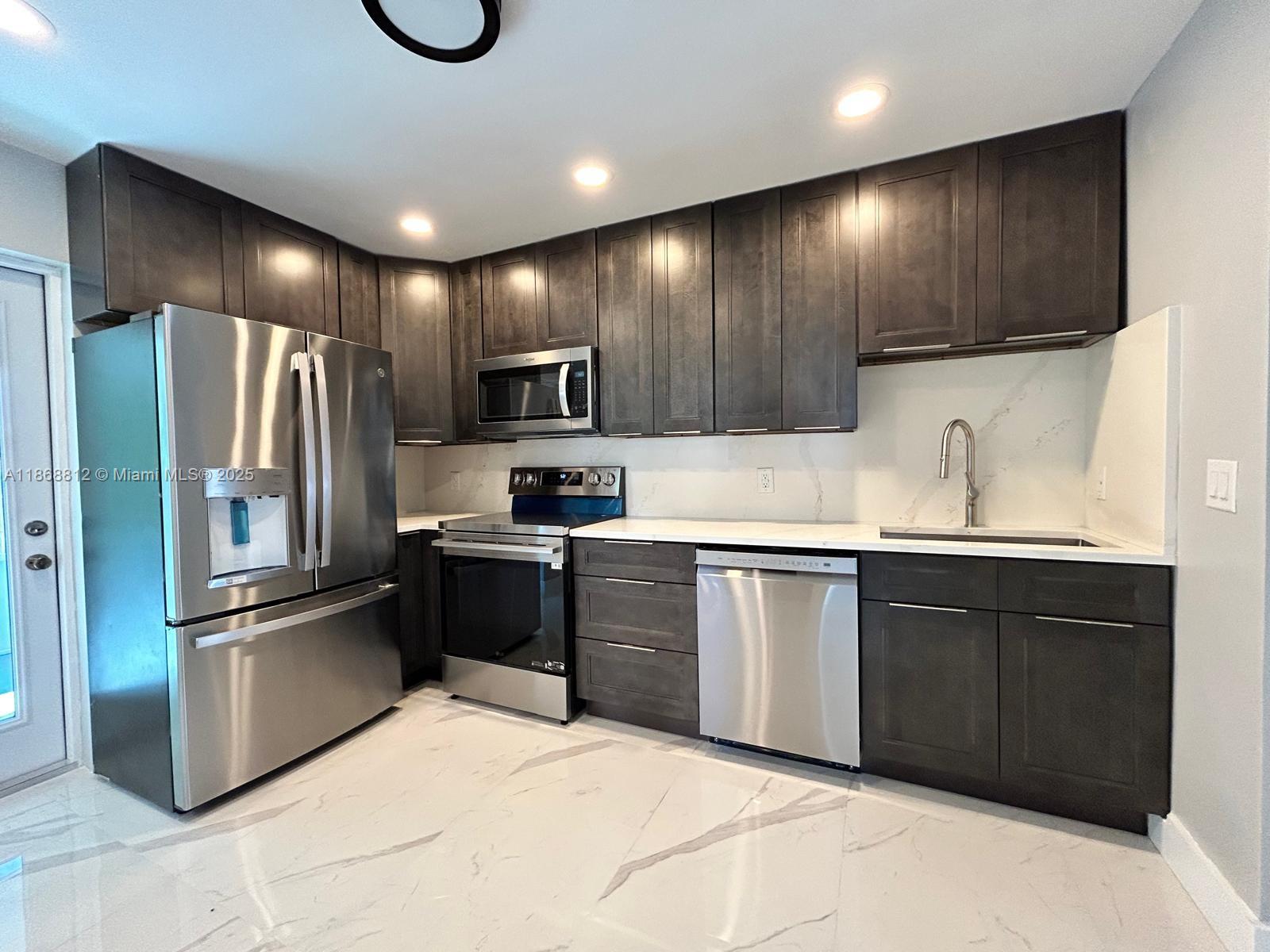 NORTH ANDREWS TERRACE - Residential