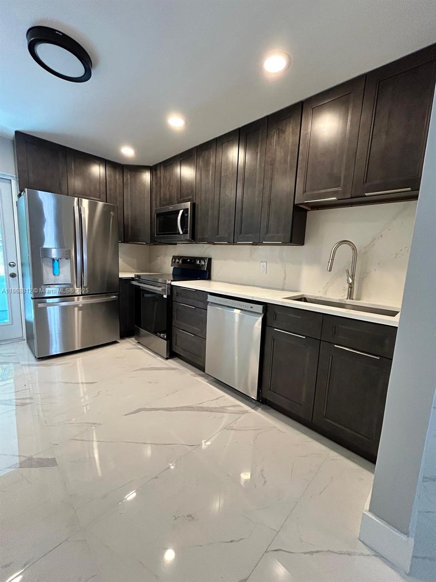 NORTH ANDREWS TERRACE - Residential