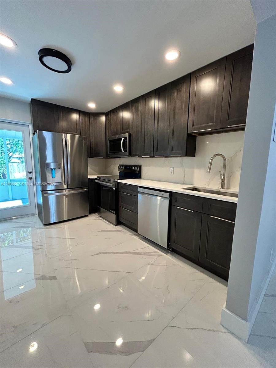 NORTH ANDREWS TERRACE - Residential