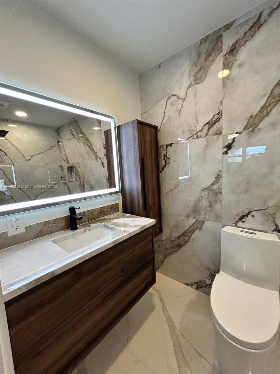 NORTH ANDREWS TERRACE - Residential