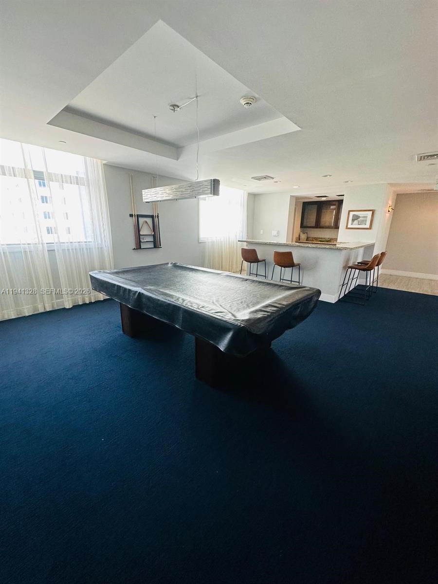 HOLLYWOOD STATION RES CON - Residential