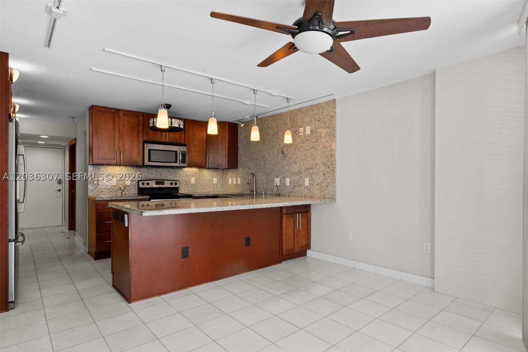 1228 West Ave 604