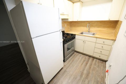 2799 E 4th Ave 18 Hialeah FL 33013