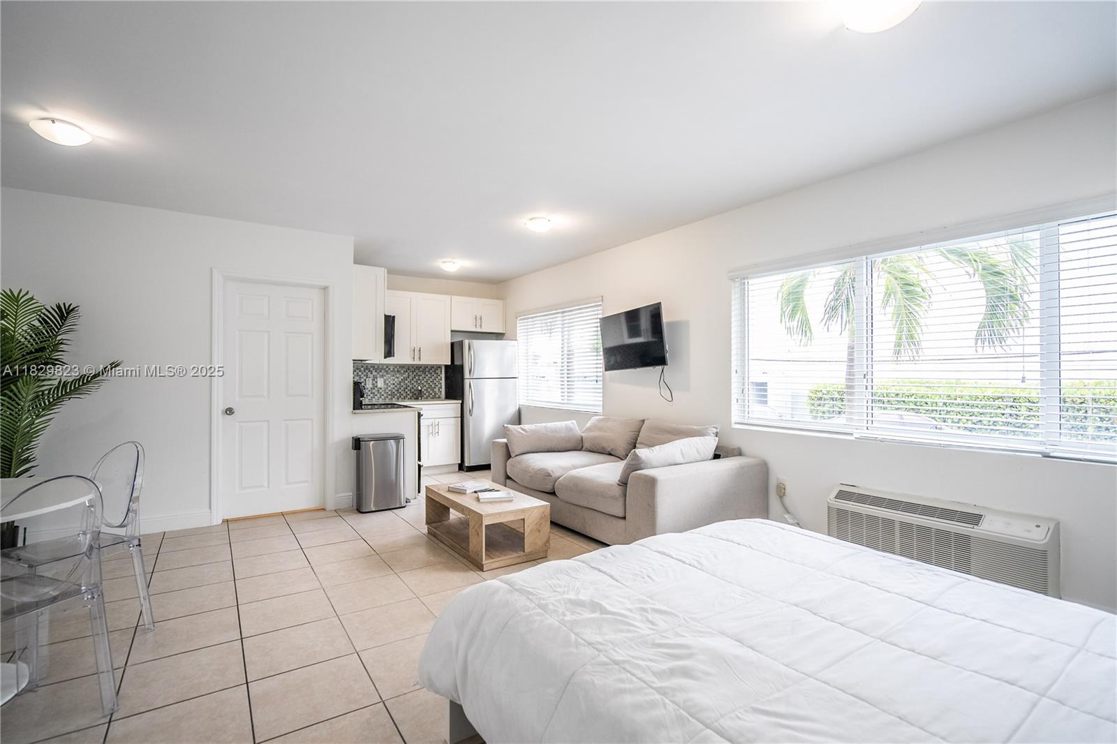 6971 Carlyle Ave 102