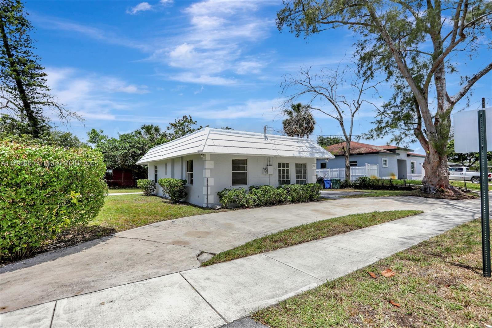 2701 NW 18th Ter
