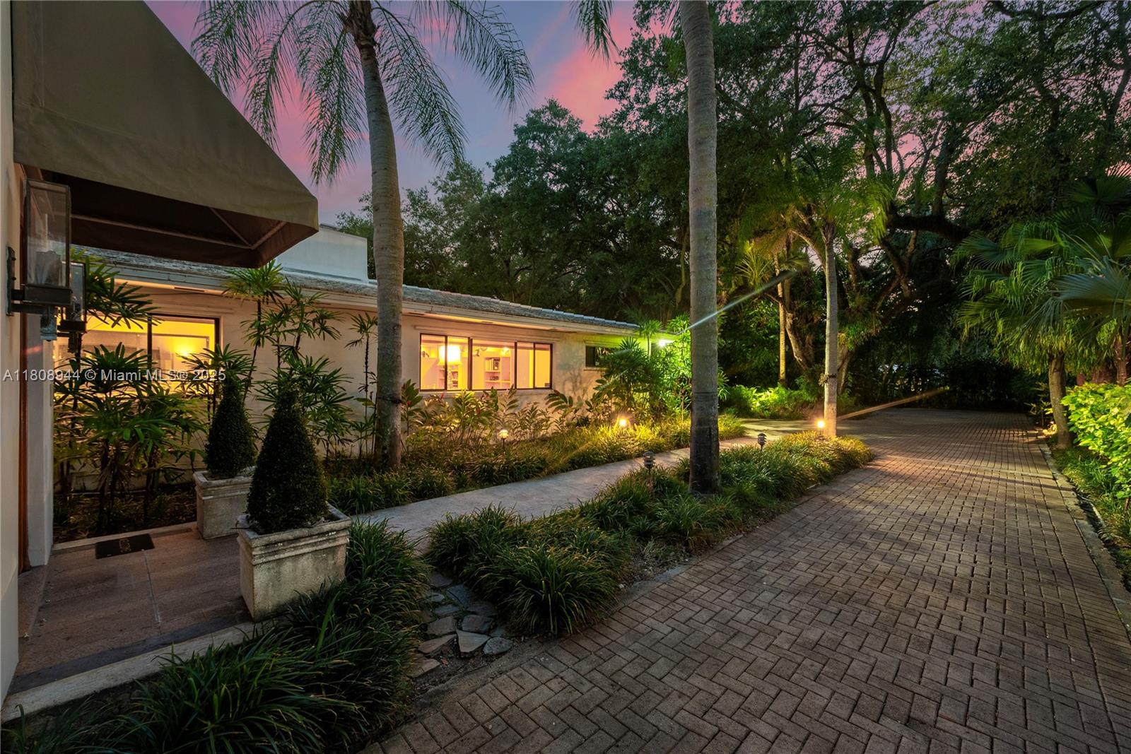 PALM VISTA - Residential