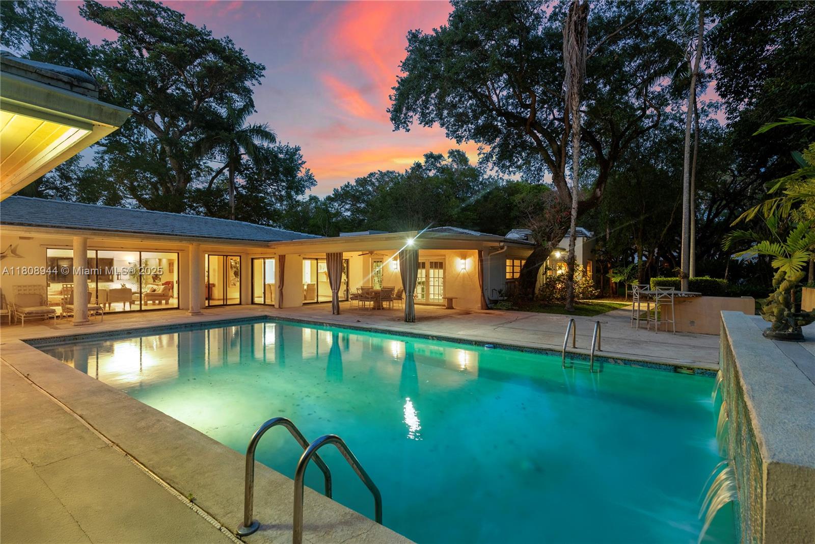 PALM VISTA - Residential
