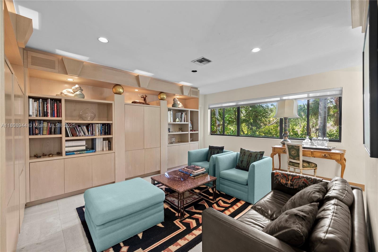 PALM VISTA - Residential