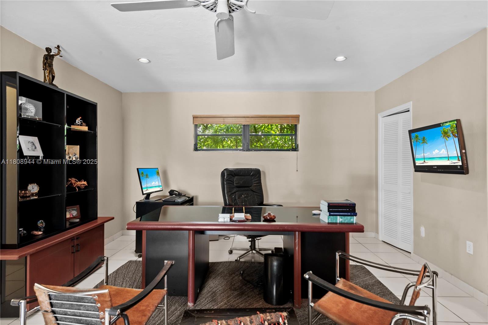 PALM VISTA - Residential