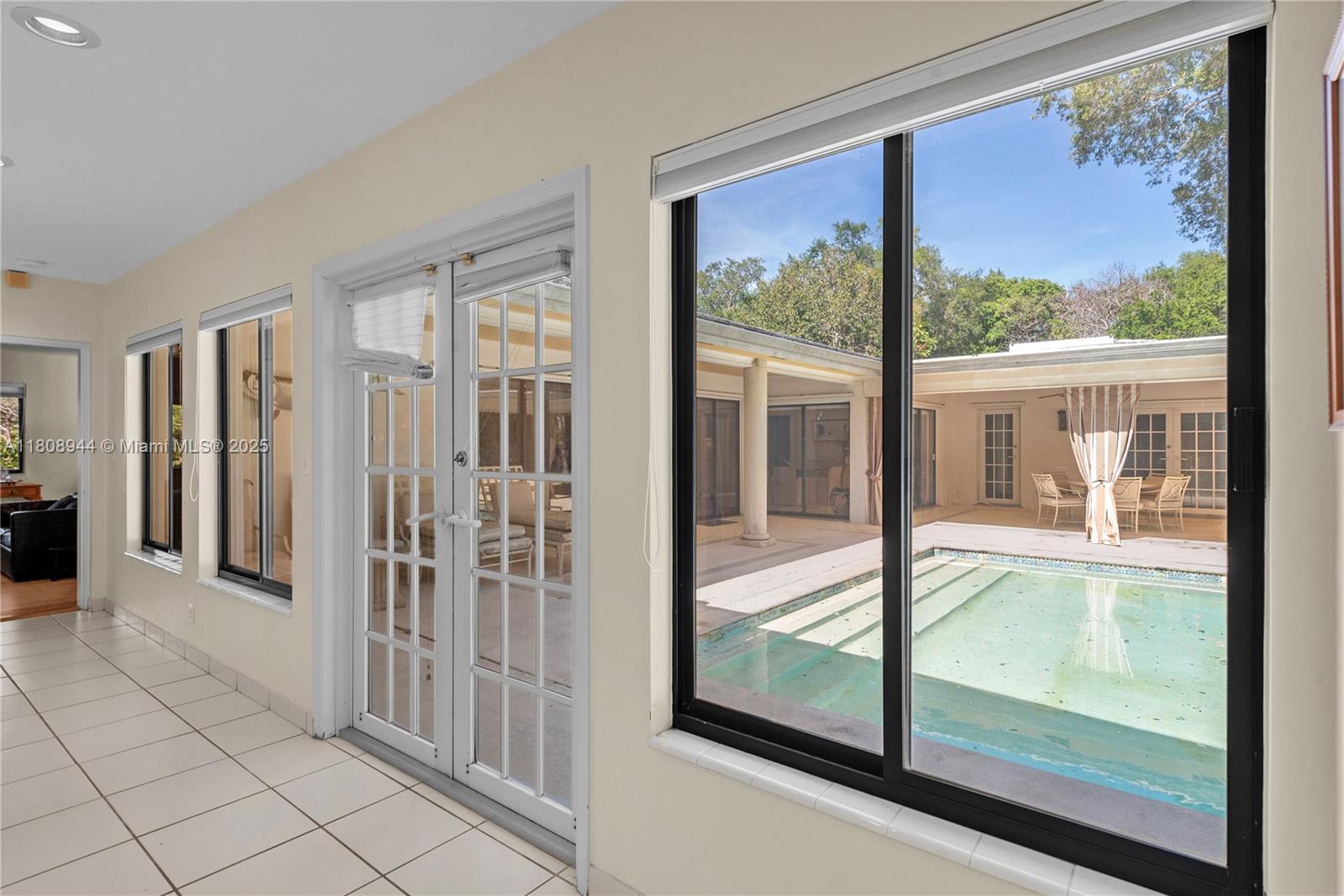PALM VISTA - Residential