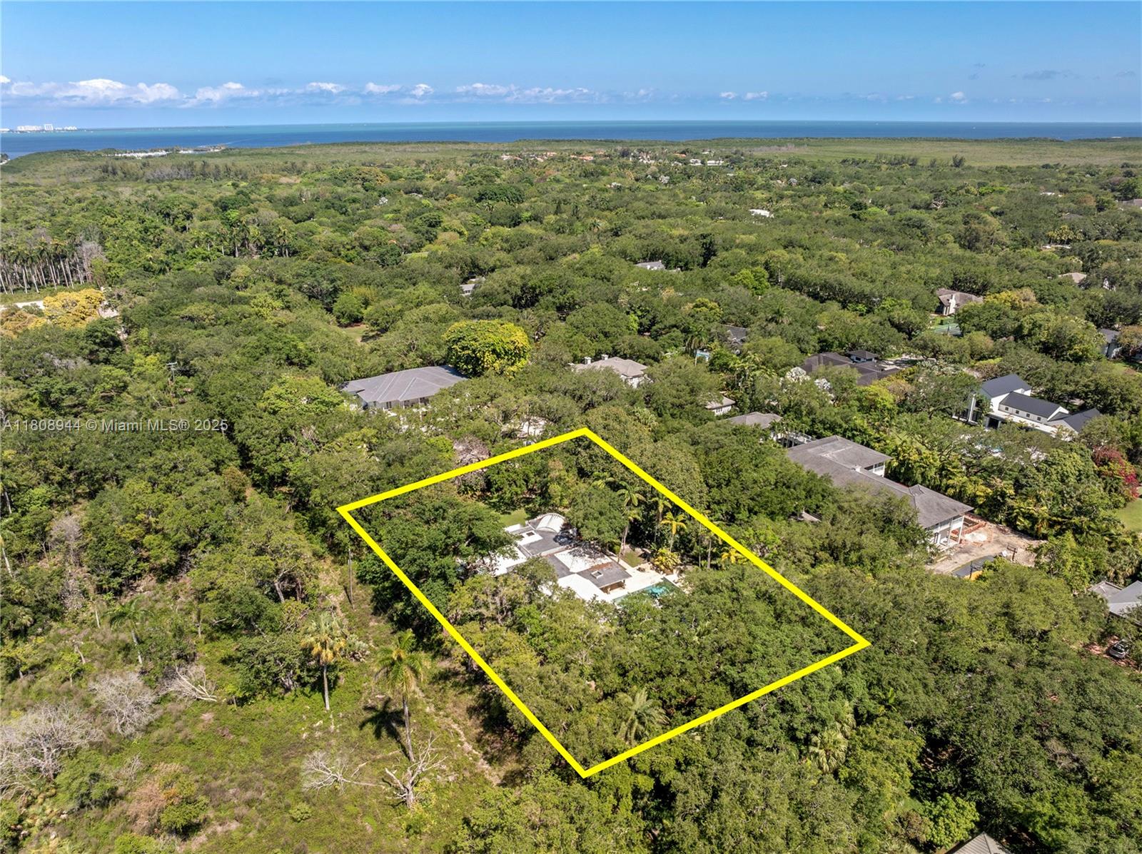 5465 Banyan Trl