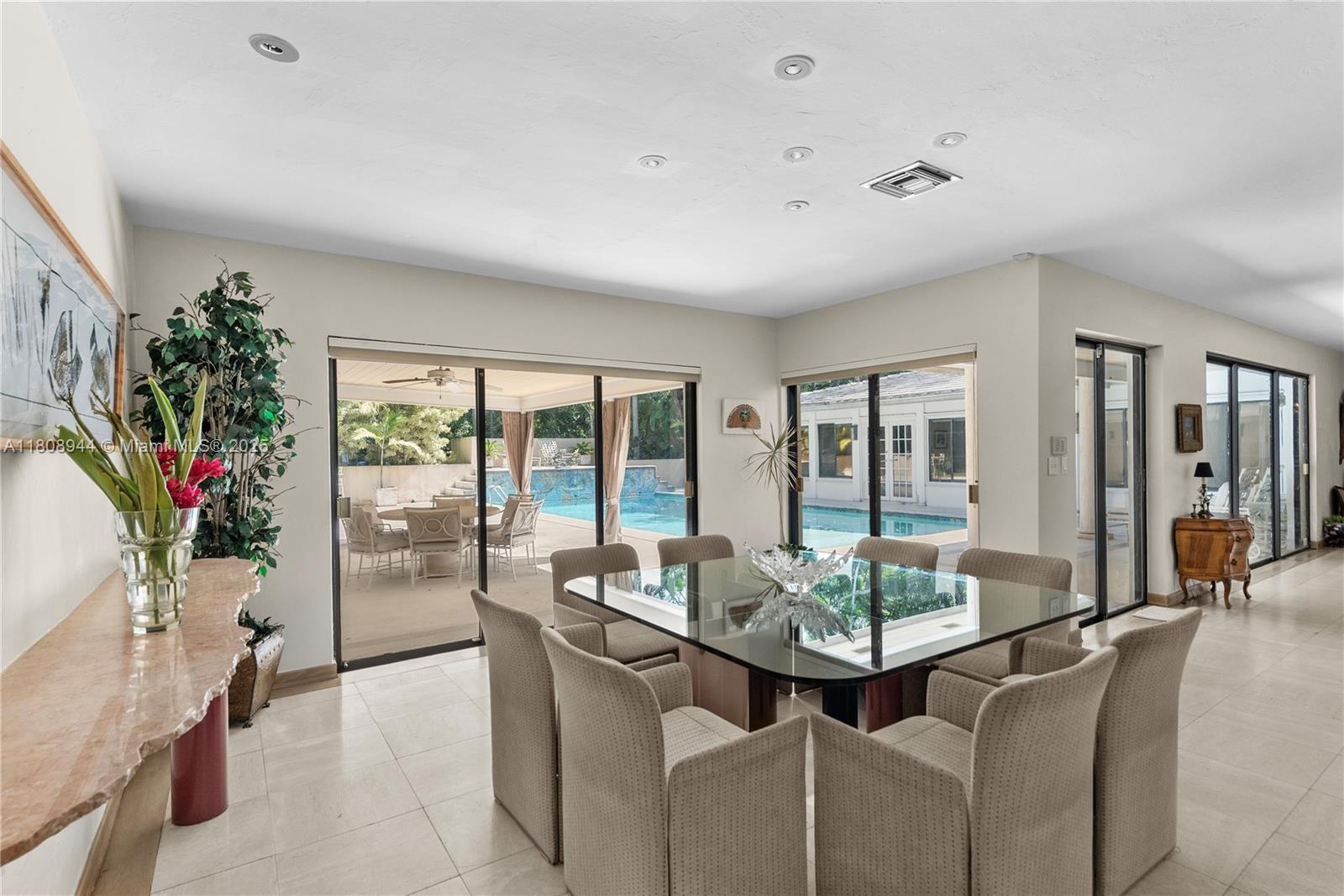 PALM VISTA - Residential