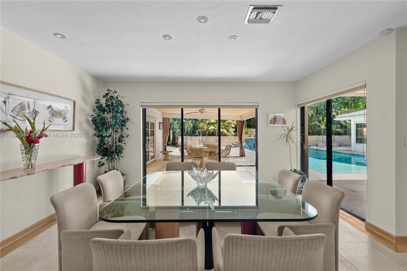 PALM VISTA - Residential