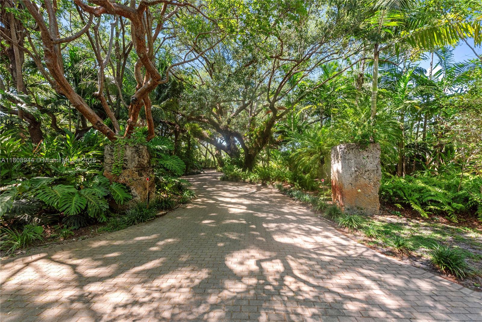PALM VISTA - Residential