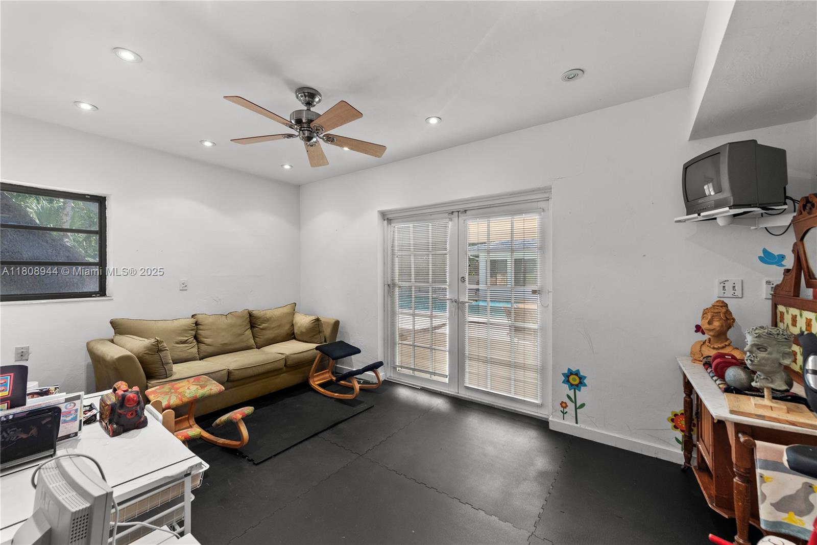PALM VISTA - Residential