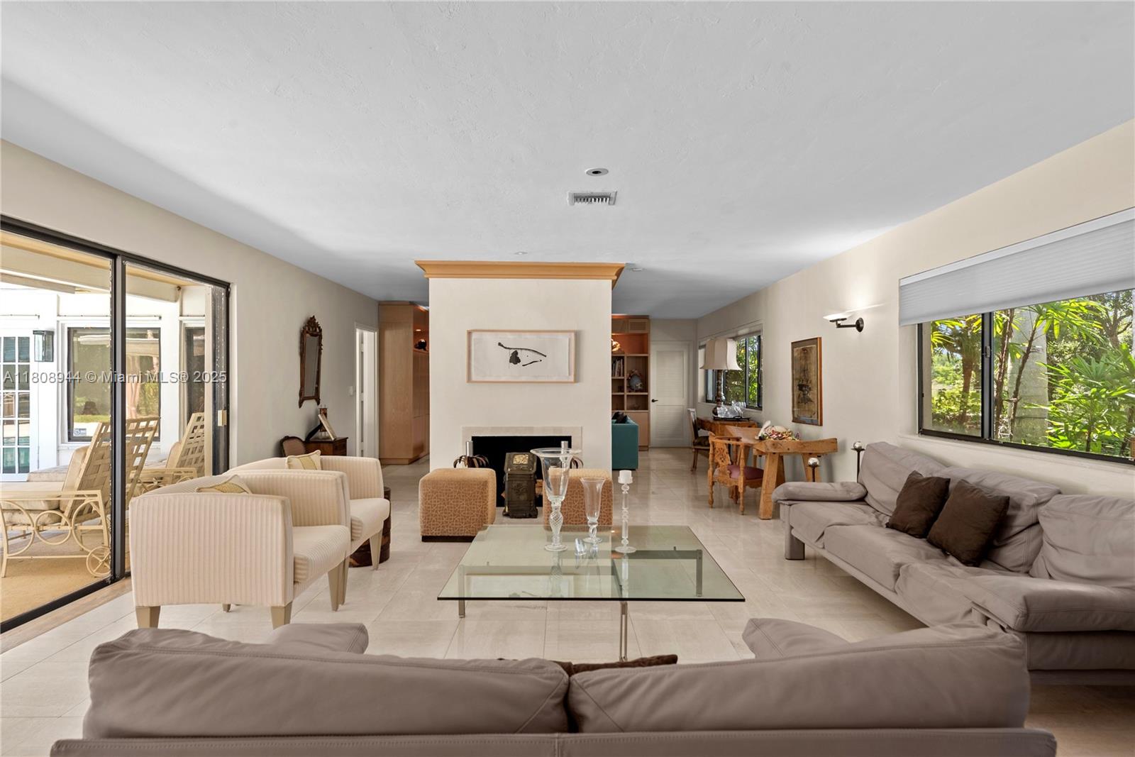 PALM VISTA - Residential