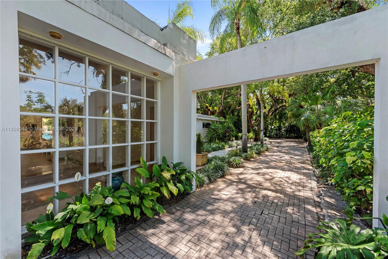 PALM VISTA - Residential