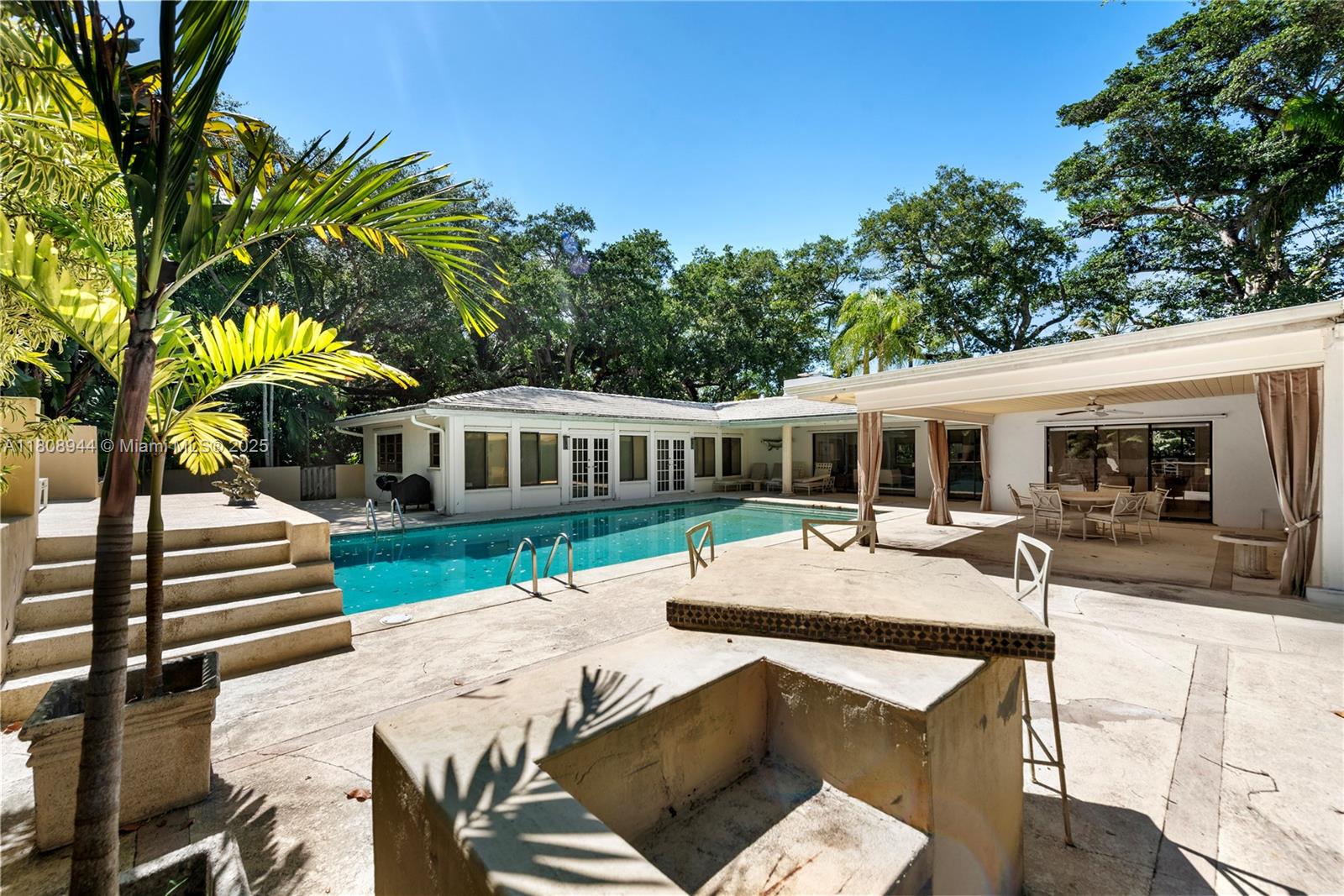 PALM VISTA - Residential