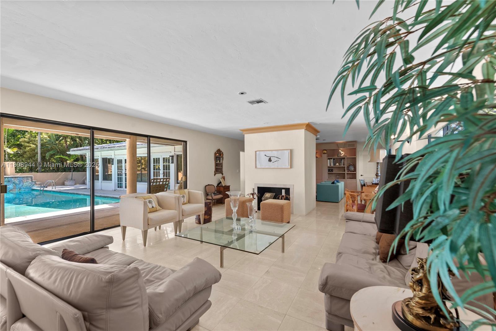 PALM VISTA - Residential
