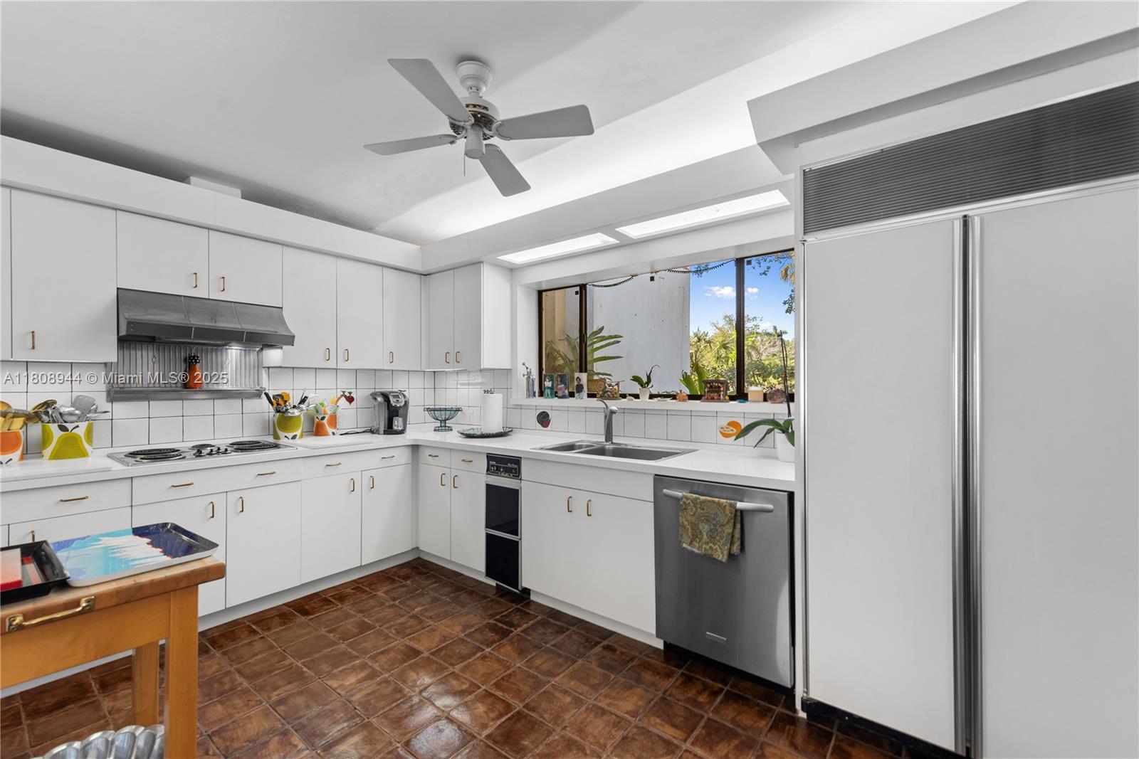 PALM VISTA - Residential