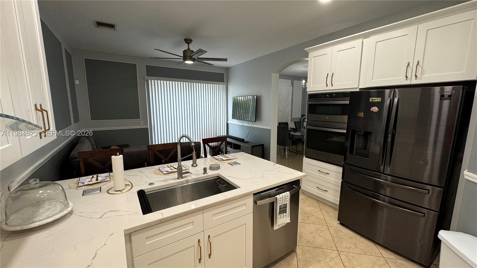 LYONS WEST - Residential