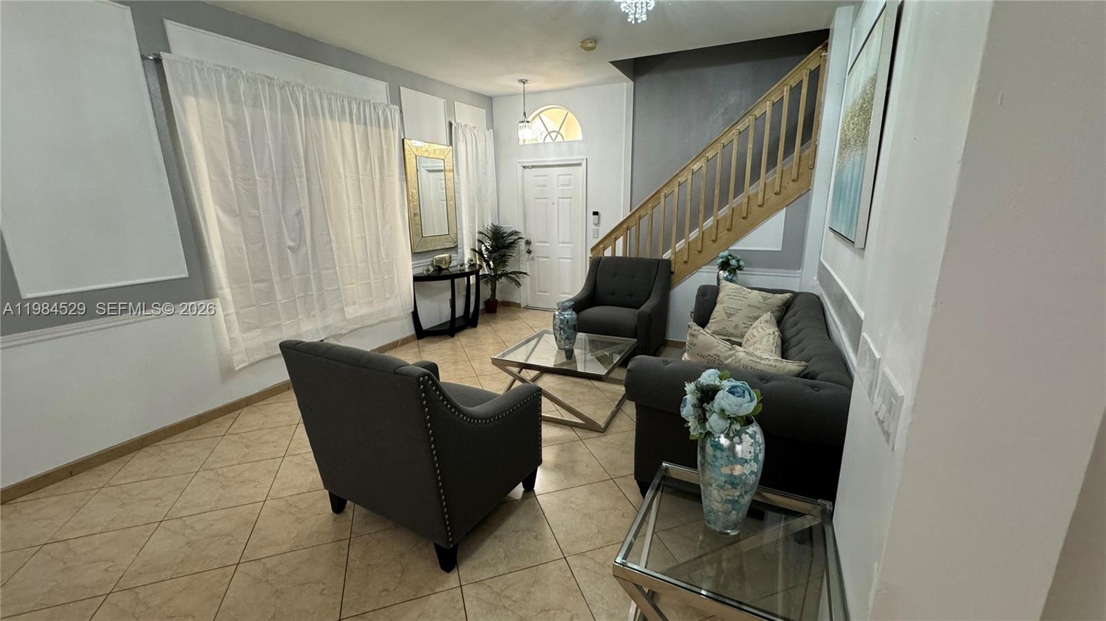 LYONS WEST - Residential