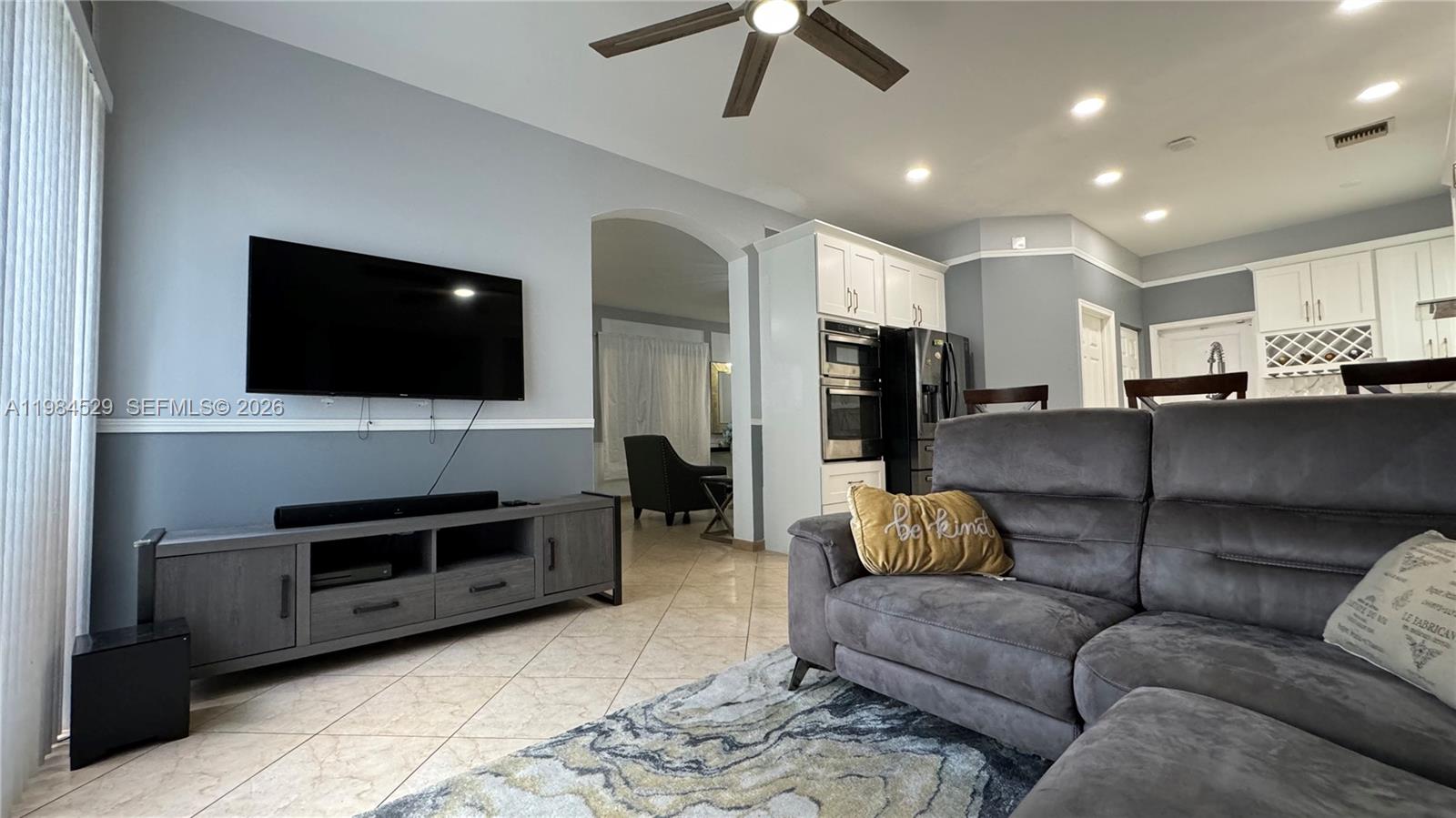 LYONS WEST - Residential