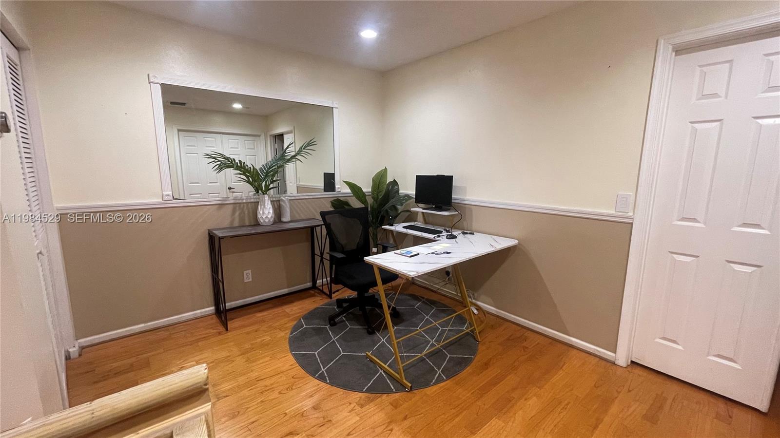 LYONS WEST - Residential