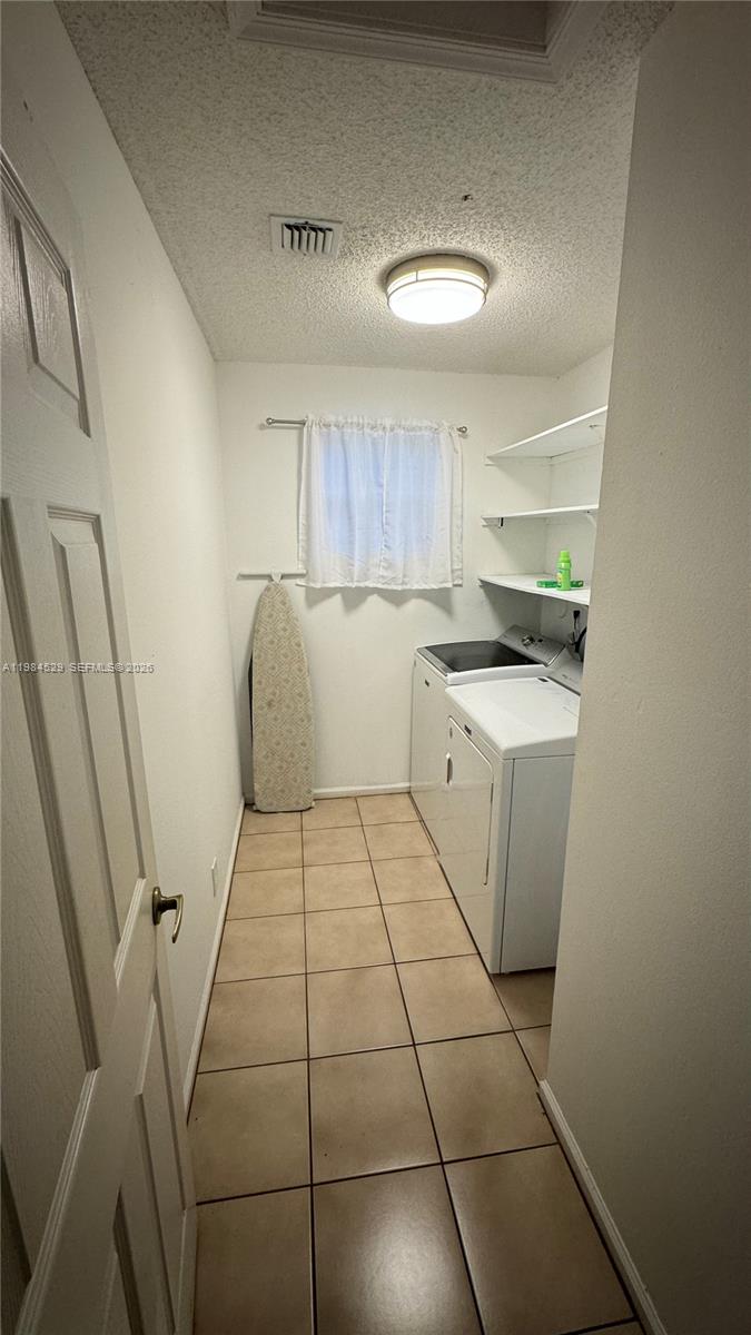 LYONS WEST - Residential