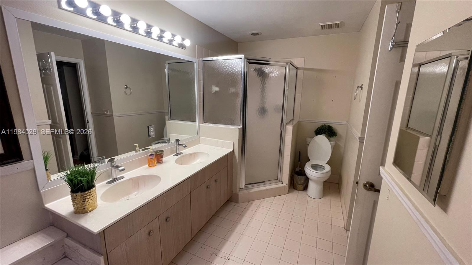 LYONS WEST - Residential