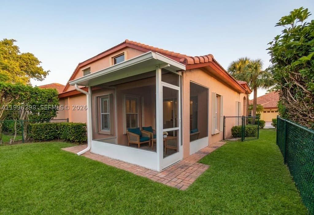 Photo of 1016 Via Jardin #1016, Riviera Beach, FL 33418 (MLS # A11996298)
