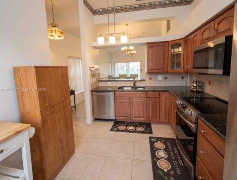 1016 Via Jardin 1016 Riviera Beach FL 33418