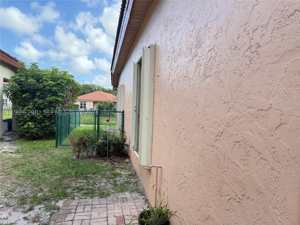Photo of 1016 Via Jardin #1016, Riviera Beach, FL 33418 (MLS # A11996298)