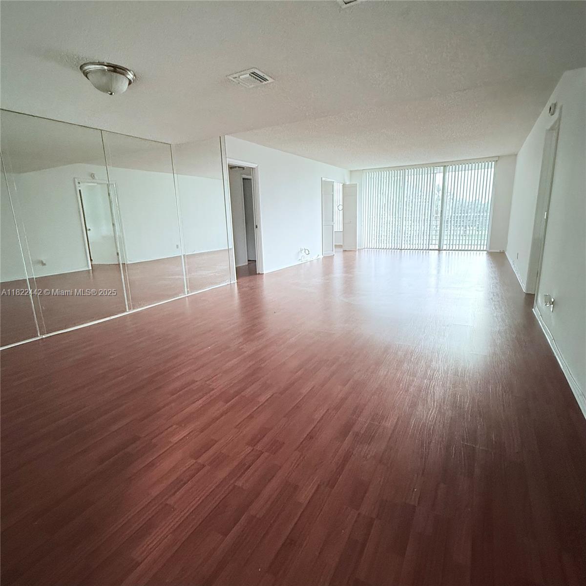 3980 Oaks Clubhouse Dr 302