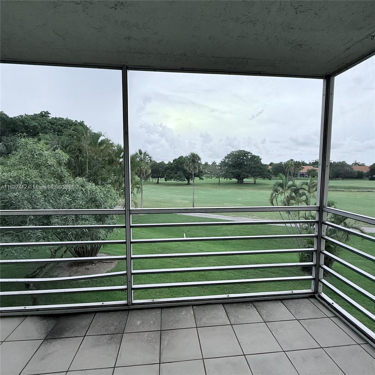 NO 79 PALM-AIRE COUNTRY C - Residential Lease