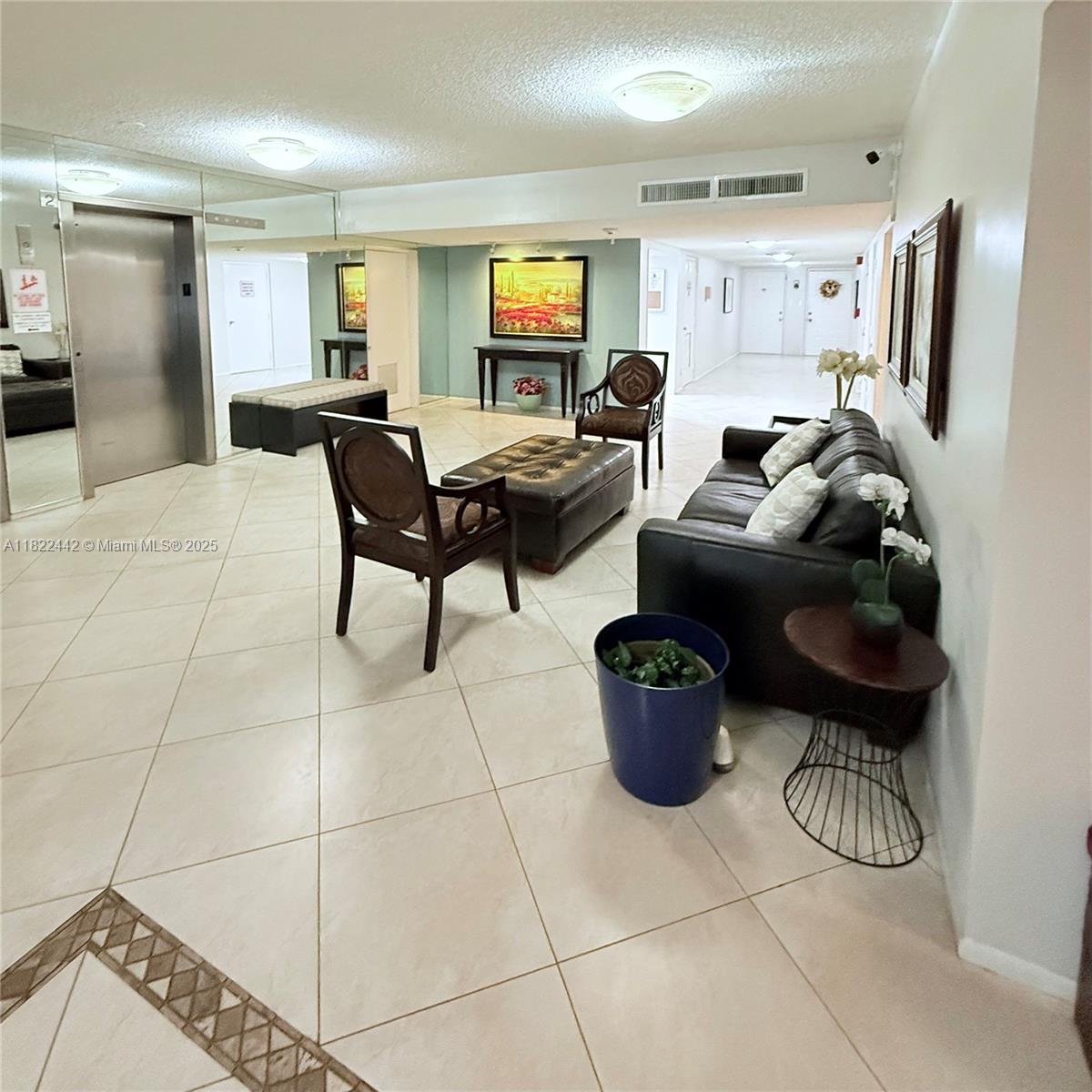 3980 Oaks Clubhouse Dr 302