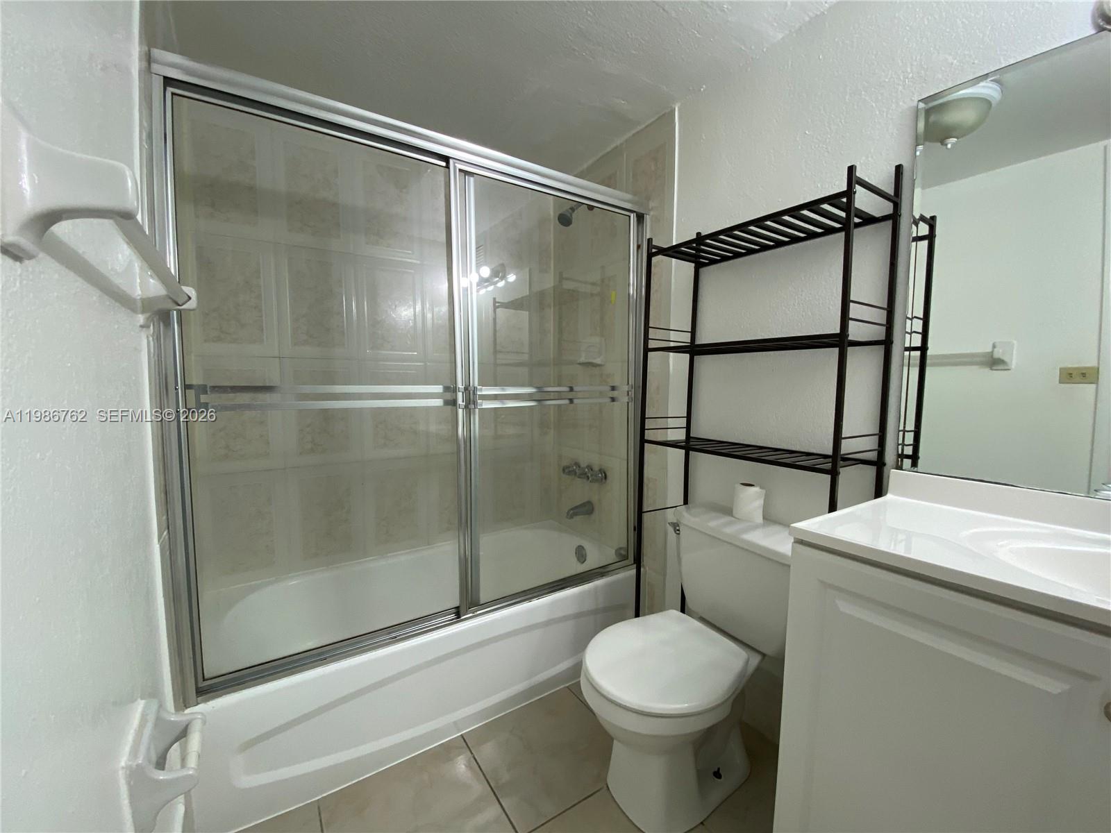 YOLANDA VILLAS - Residential Lease