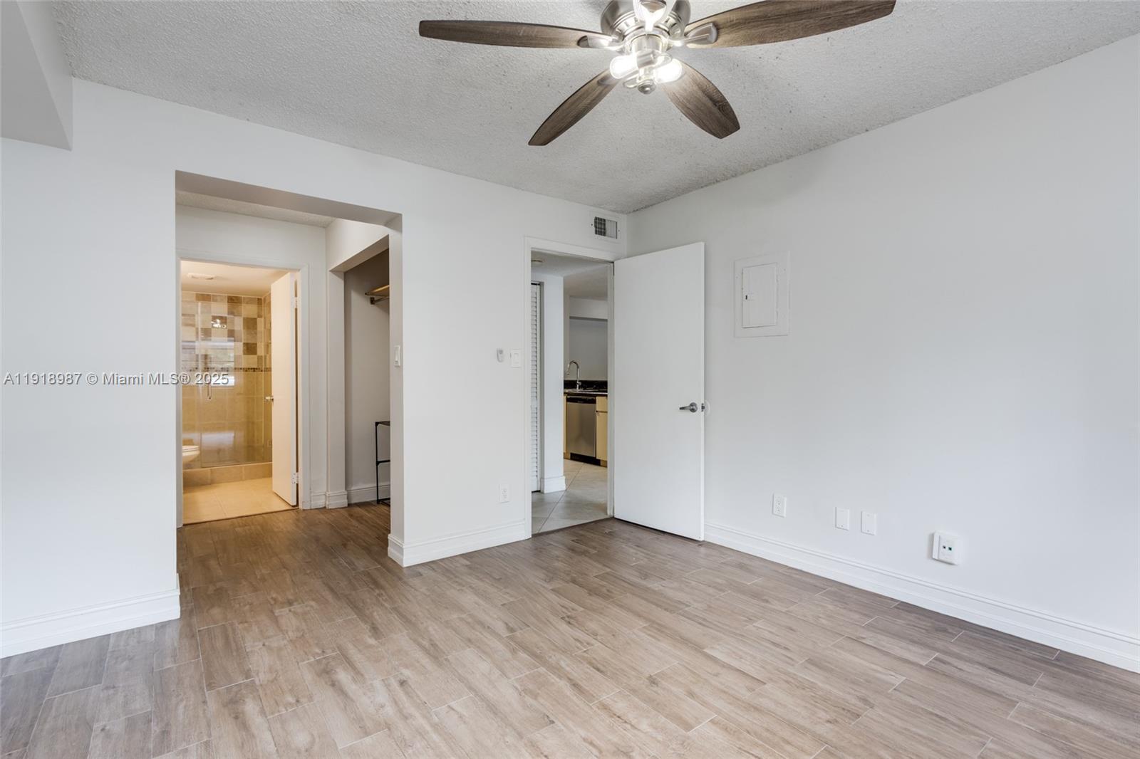 HOLLYWOOD PARC CONDOMINIUM - Residential